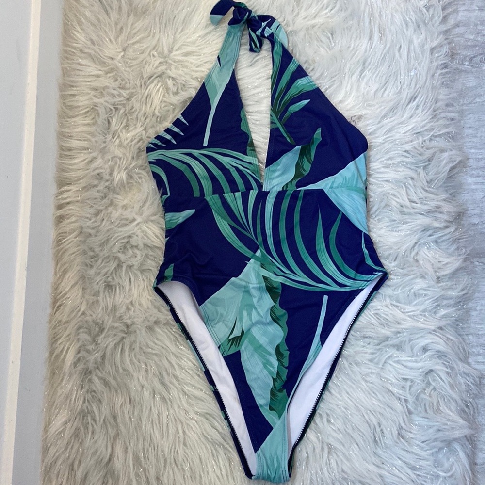 One piece swim